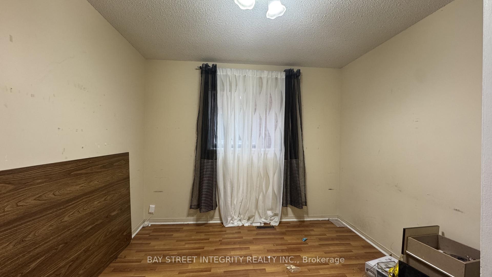 Photo 7 of Unit Upper, 2 Glenheather Terrace, Scarborough, Rouge — HOMEH