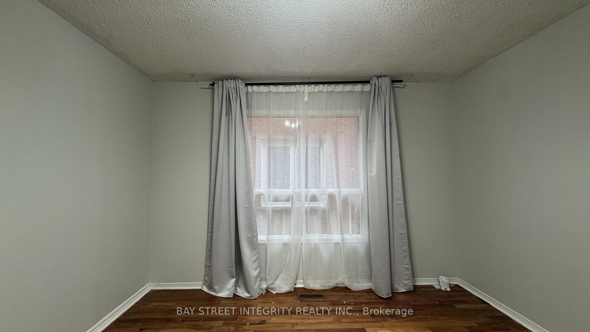 Photo 8 of Unit Upper, 2 Glenheather Terrace, Scarborough, Rouge — HOMEH