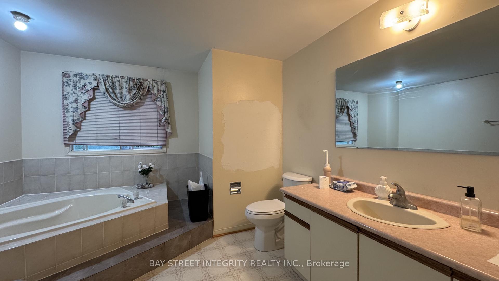 Photo 14 of Unit Upper, 2 Glenheather Terrace, Scarborough, Rouge — HOMEH