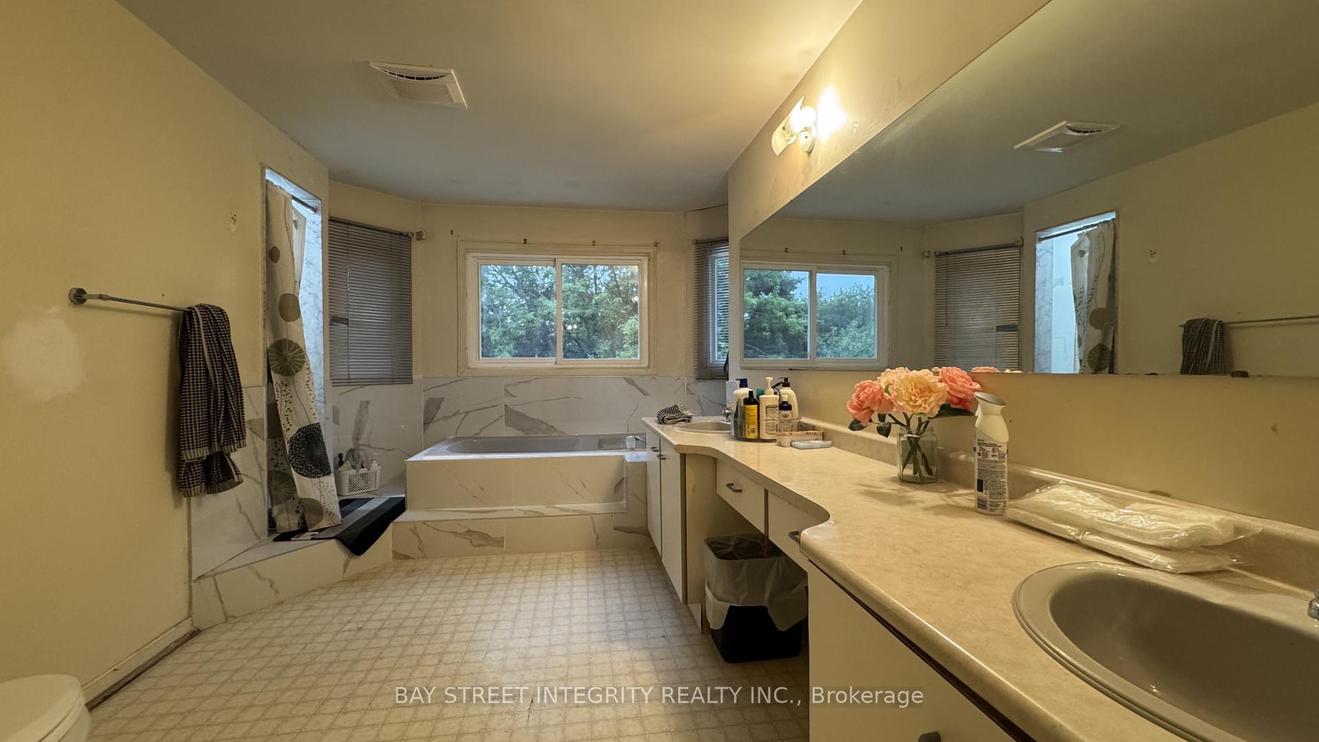 Photo 15 of Unit Upper, 2 Glenheather Terrace, Scarborough, Rouge — HOMEH