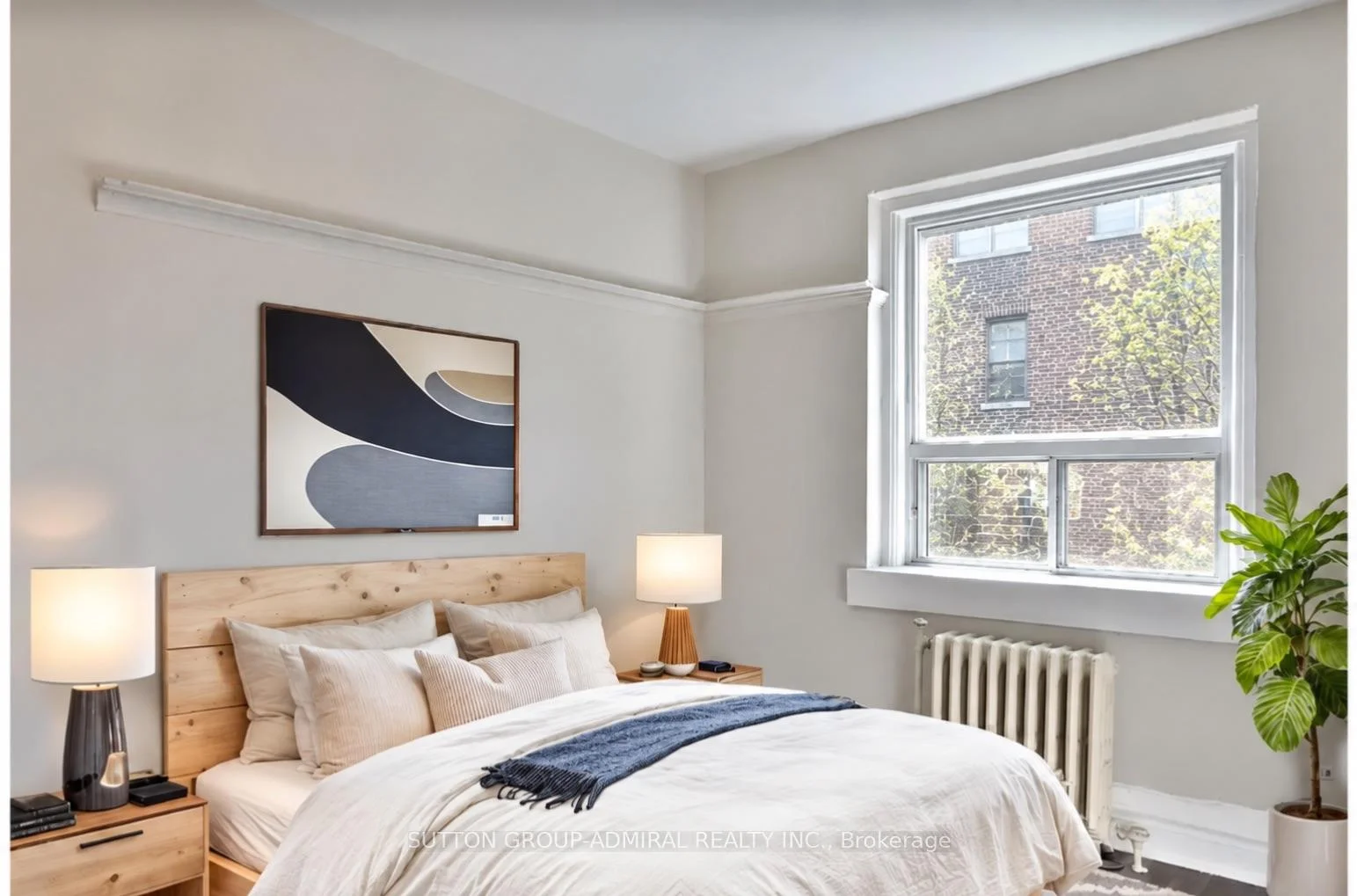 Photo 2 of Unit 5, 34 Heydon Park Road, Toronto, Little Portugal — HOMEH