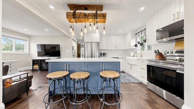 Photo 4 of Unit Upper, 29 Bronte Crescent, Barrie, Letitia Heights — HOMEH