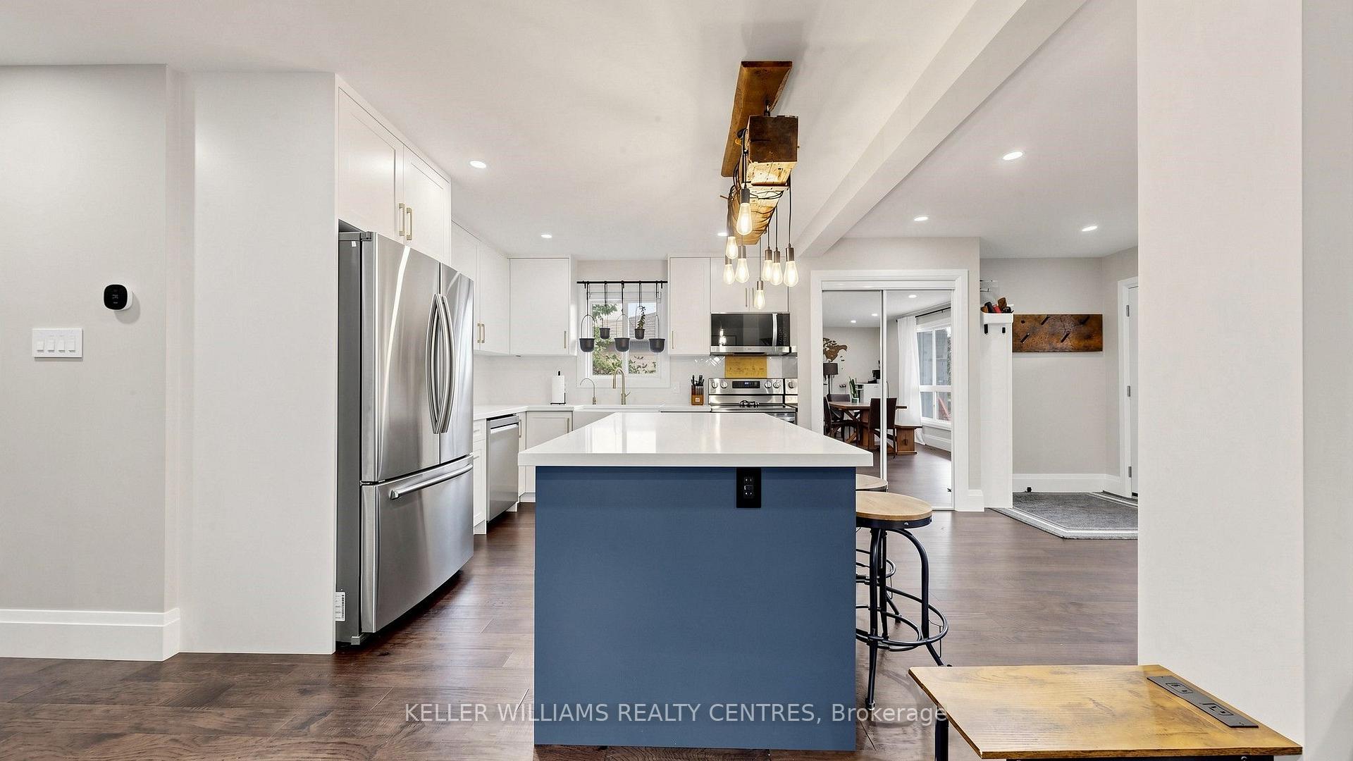 Photo 6 of Unit Upper, 29 Bronte Crescent, Barrie, Letitia Heights — HOMEH
