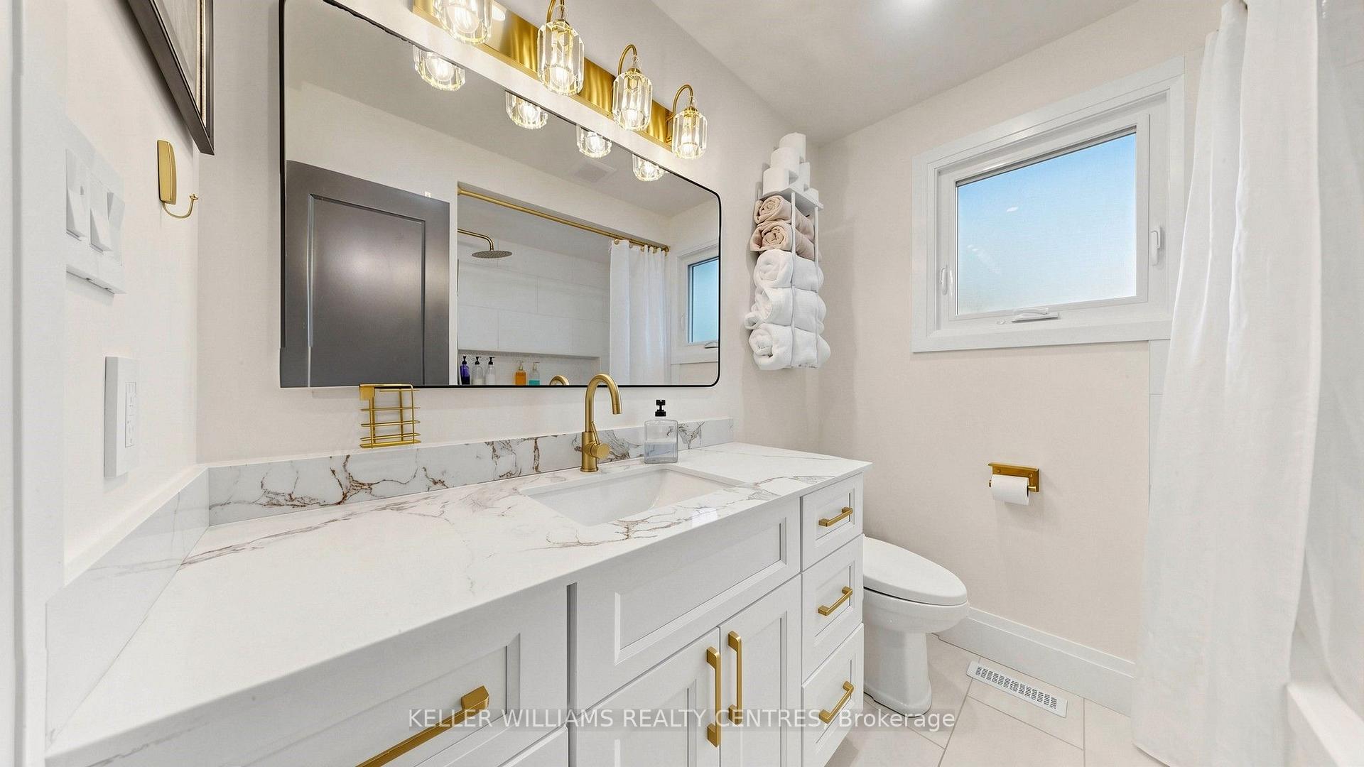 Photo 19 of Unit Upper, 29 Bronte Crescent, Barrie, Letitia Heights — HOMEH