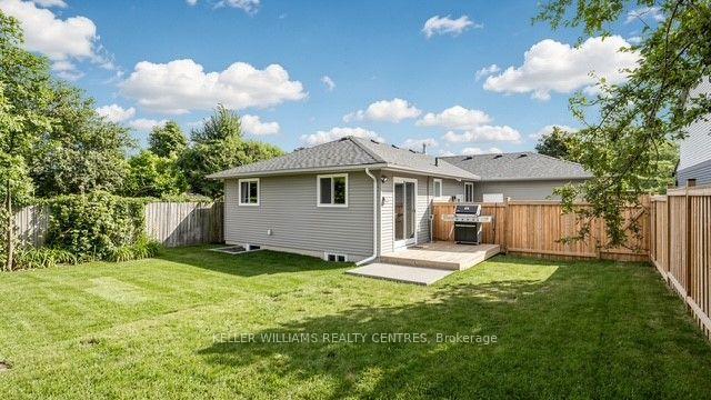 Photo 30 of Unit Upper, 29 Bronte Crescent, Barrie, Letitia Heights — HOMEH