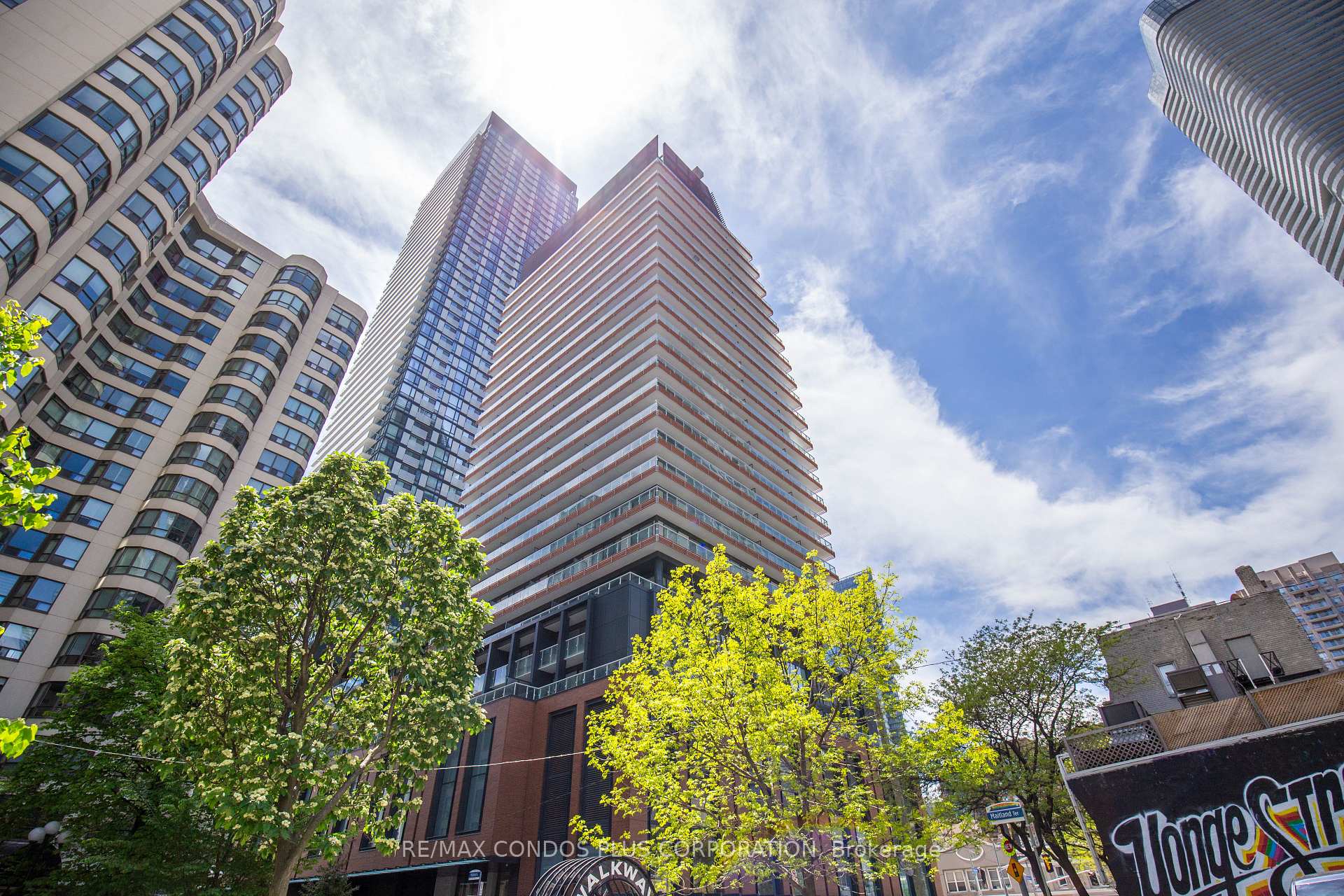 Front of Unit 1706, 18 Maitland Terrace