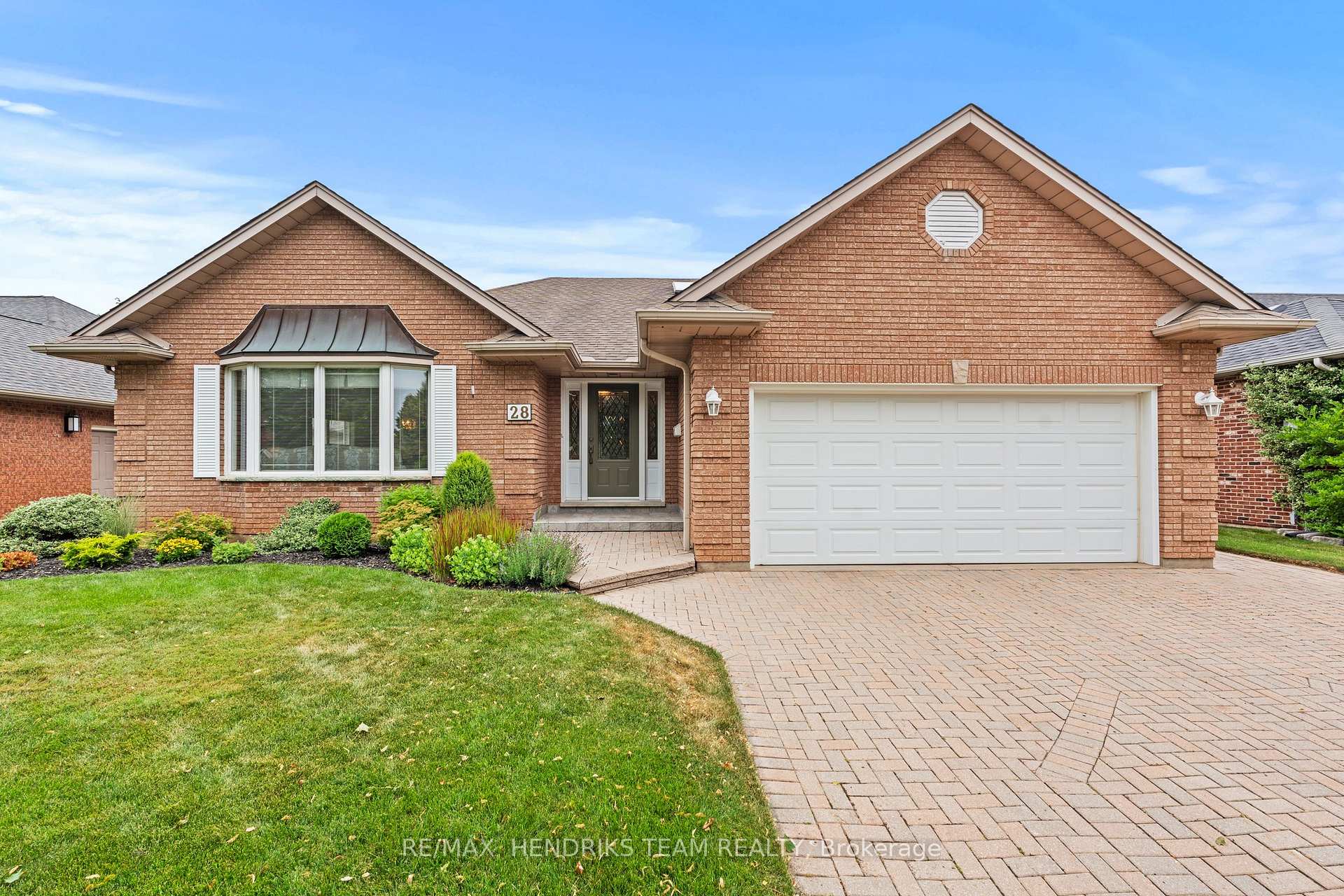 Photo 3 of 28 Heritage Lane, Welland, N. Welland — HOMEH