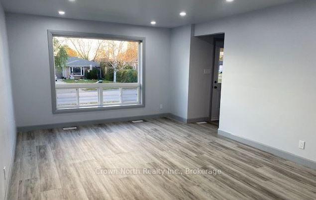 Photo 2 of 889 Liverpool Road, Pickering, Bay Ridges — HOMEH