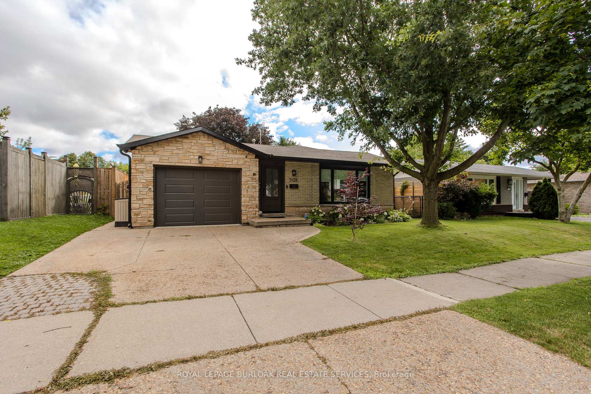 Photo 2 of 3128 Centennial Drive, Burlington, Palmer — HOMEH