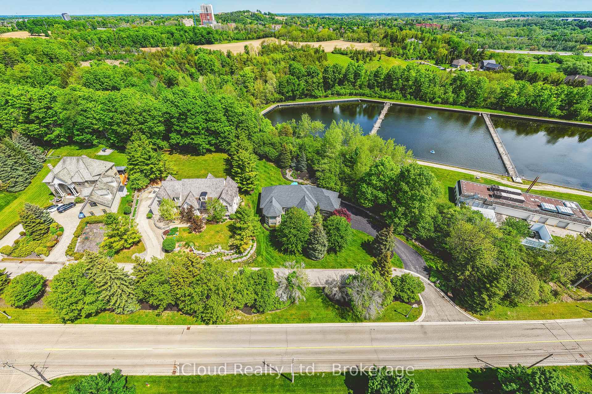 Photo 5 of 845 Hidden Valley Road, Kitchener, Hidden Valley — HOMEH