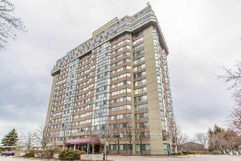 Front of Unit Ph01, 880 Dundas Street W