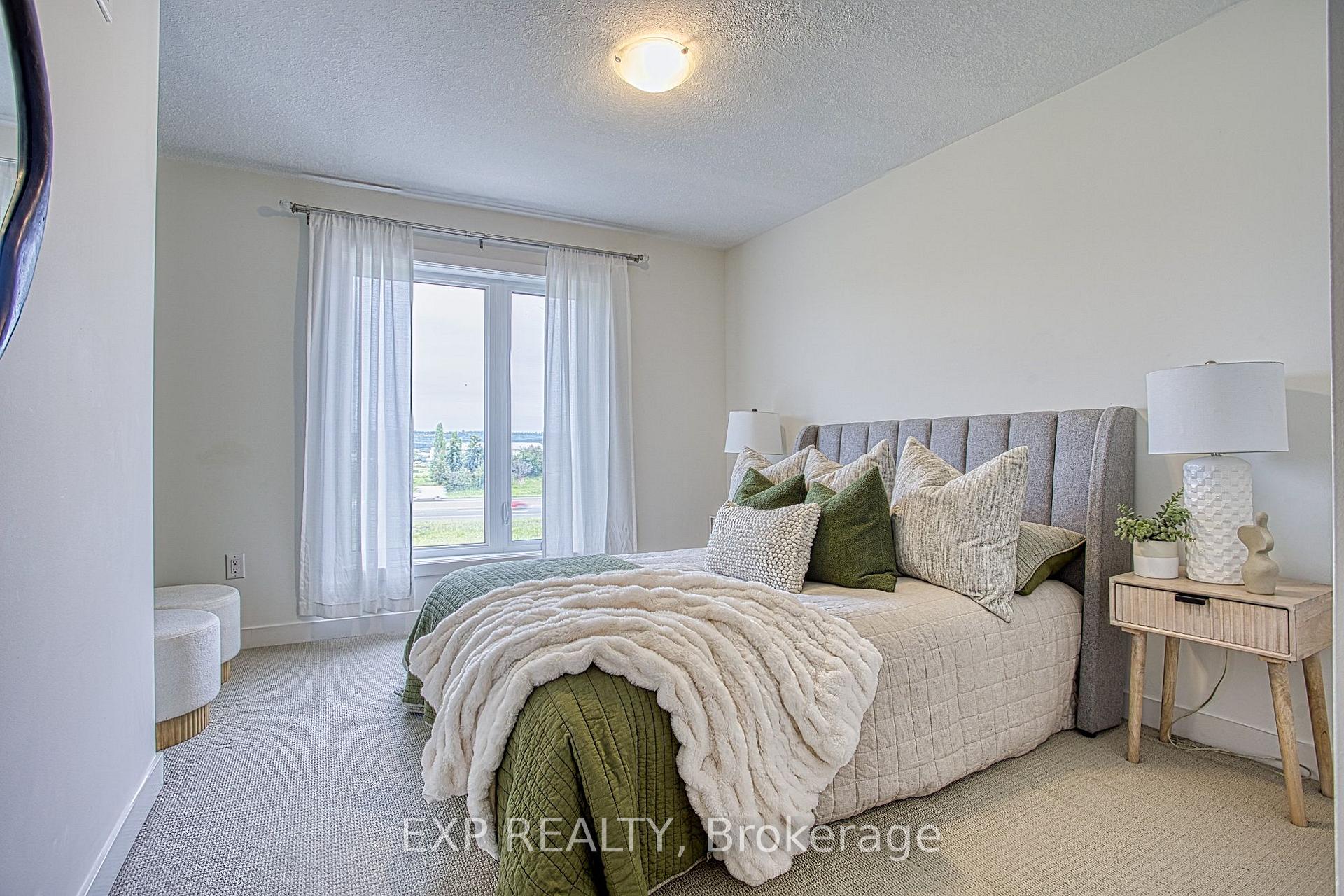 Photo 15 of 590 North Service Road, Hamilton, Stoney Creek — HOMEH