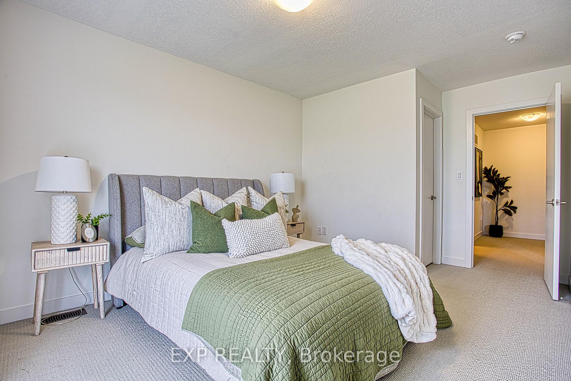 Photo 16 of 590 North Service Road, Hamilton, Stoney Creek — HOMEH