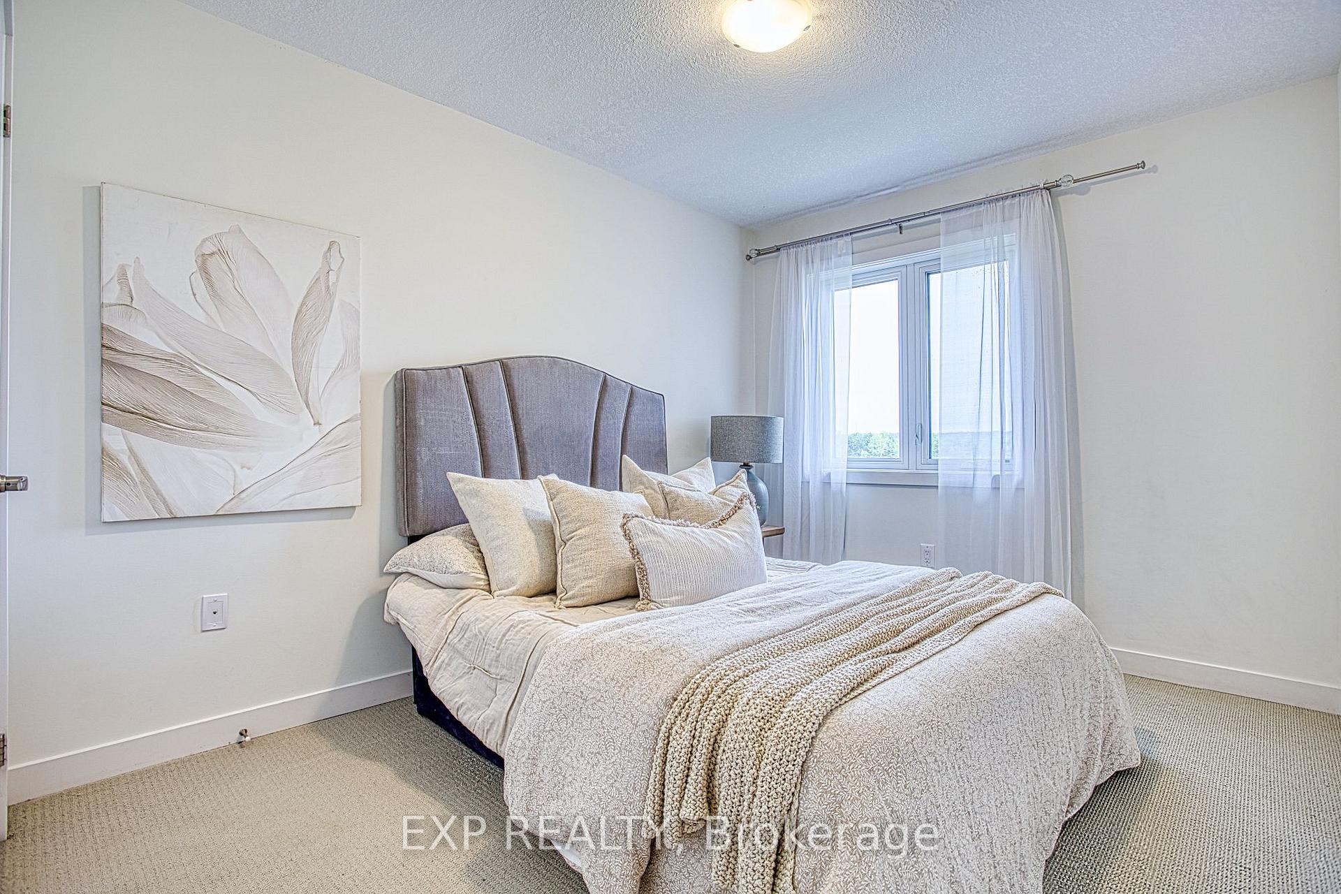 Photo 17 of 590 North Service Road, Hamilton, Stoney Creek — HOMEH