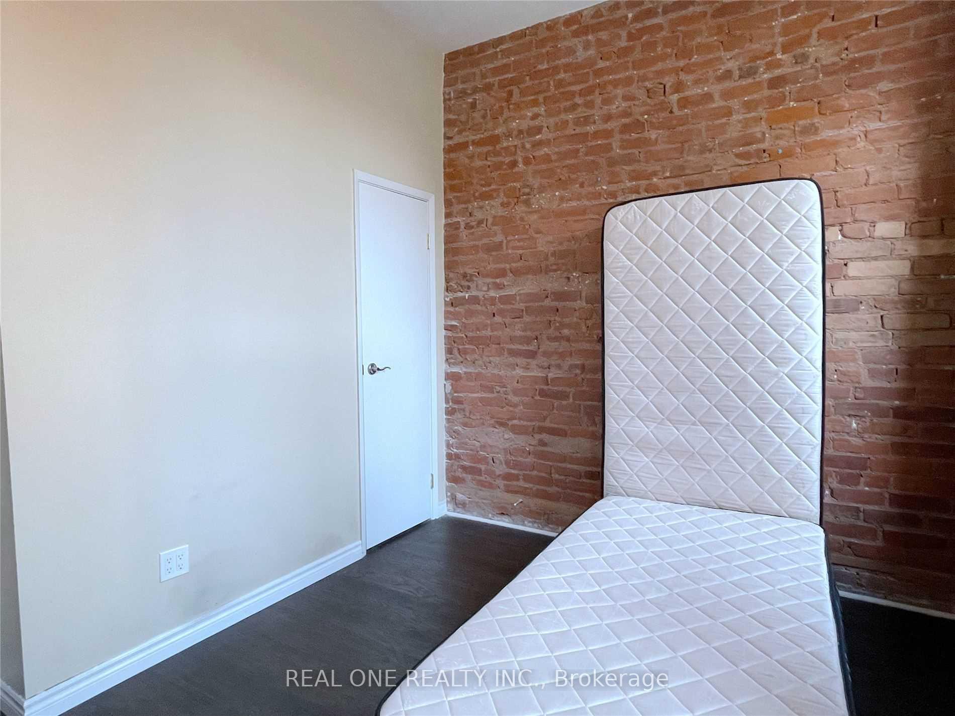 Photo 7 of Unit 2, 173 King Street E, Hamilton, Beasley — HOMEH