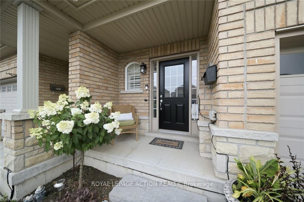 Photo 2 of 10 Cedarville Drive, Hamilton, Stoney Creek — HOMEH