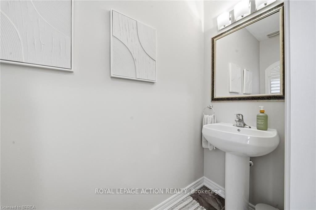 Photo 5 of 10 Cedarville Drive, Hamilton, Stoney Creek — HOMEH