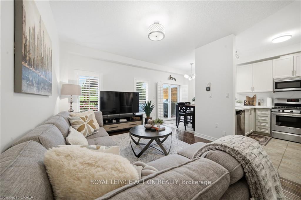 Photo 8 of 10 Cedarville Drive, Hamilton, Stoney Creek — HOMEH