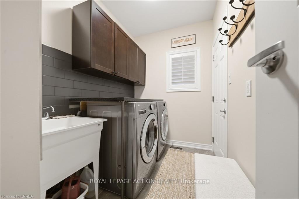 Photo 15 of 10 Cedarville Drive, Hamilton, Stoney Creek — HOMEH
