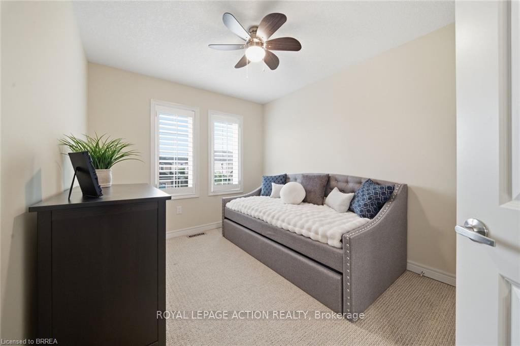 Photo 16 of 10 Cedarville Drive, Hamilton, Stoney Creek — HOMEH