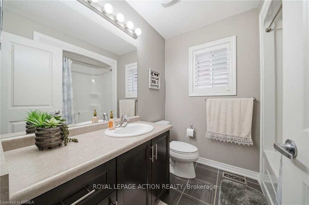 Photo 18 of 10 Cedarville Drive, Hamilton, Stoney Creek — HOMEH