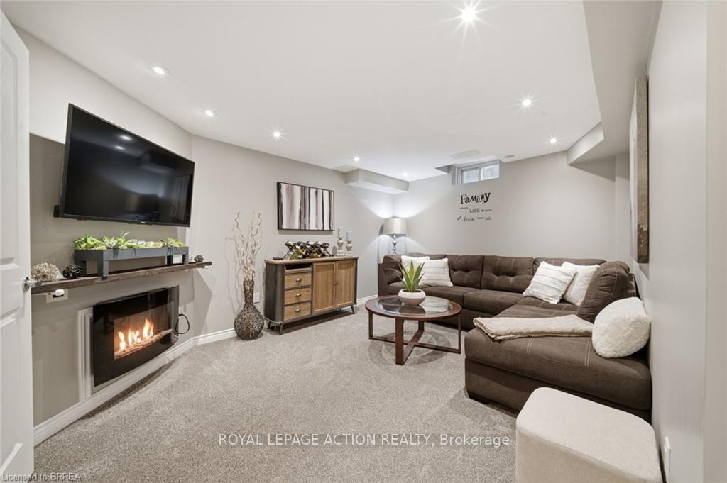 Photo 25 of 10 Cedarville Drive, Hamilton, Stoney Creek — HOMEH