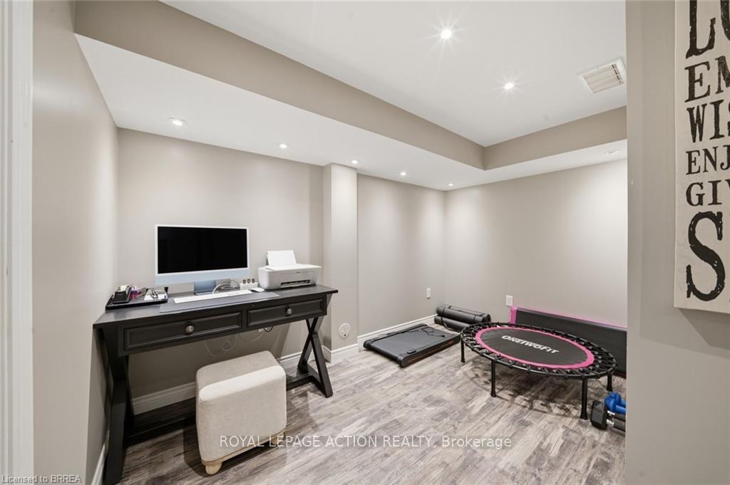 Photo 27 of 10 Cedarville Drive, Hamilton, Stoney Creek — HOMEH
