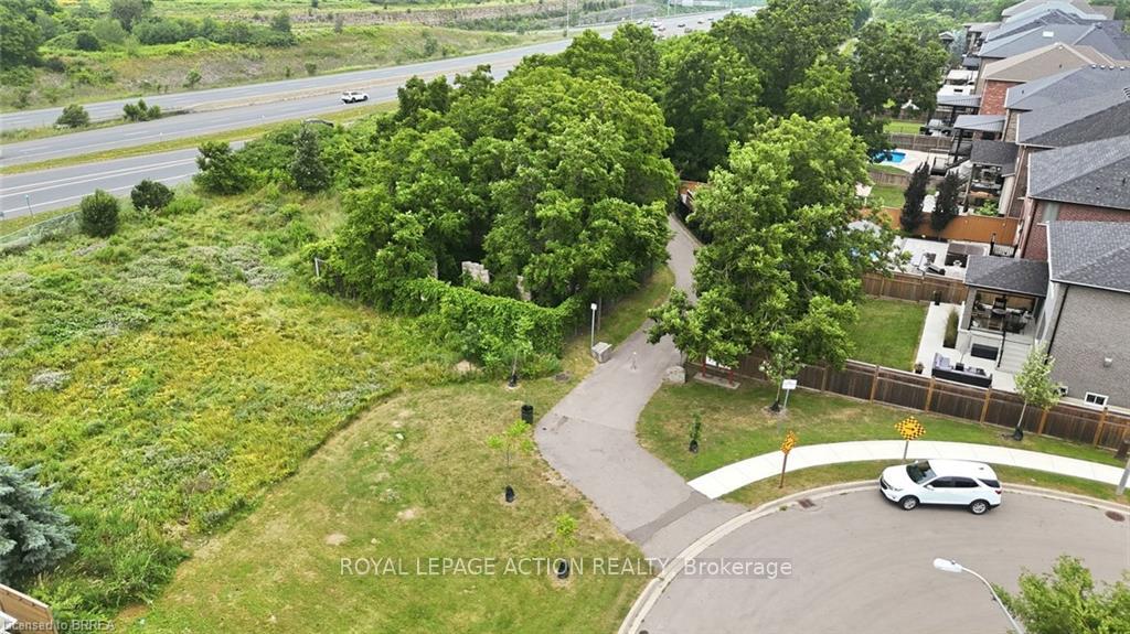 Photo 40 of 10 Cedarville Drive, Hamilton, Stoney Creek — HOMEH