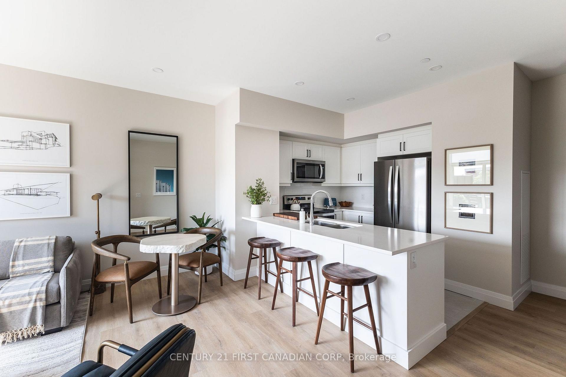Photo 2 of Unit 320, 230 North Centre Road, London, North B — HOMEH