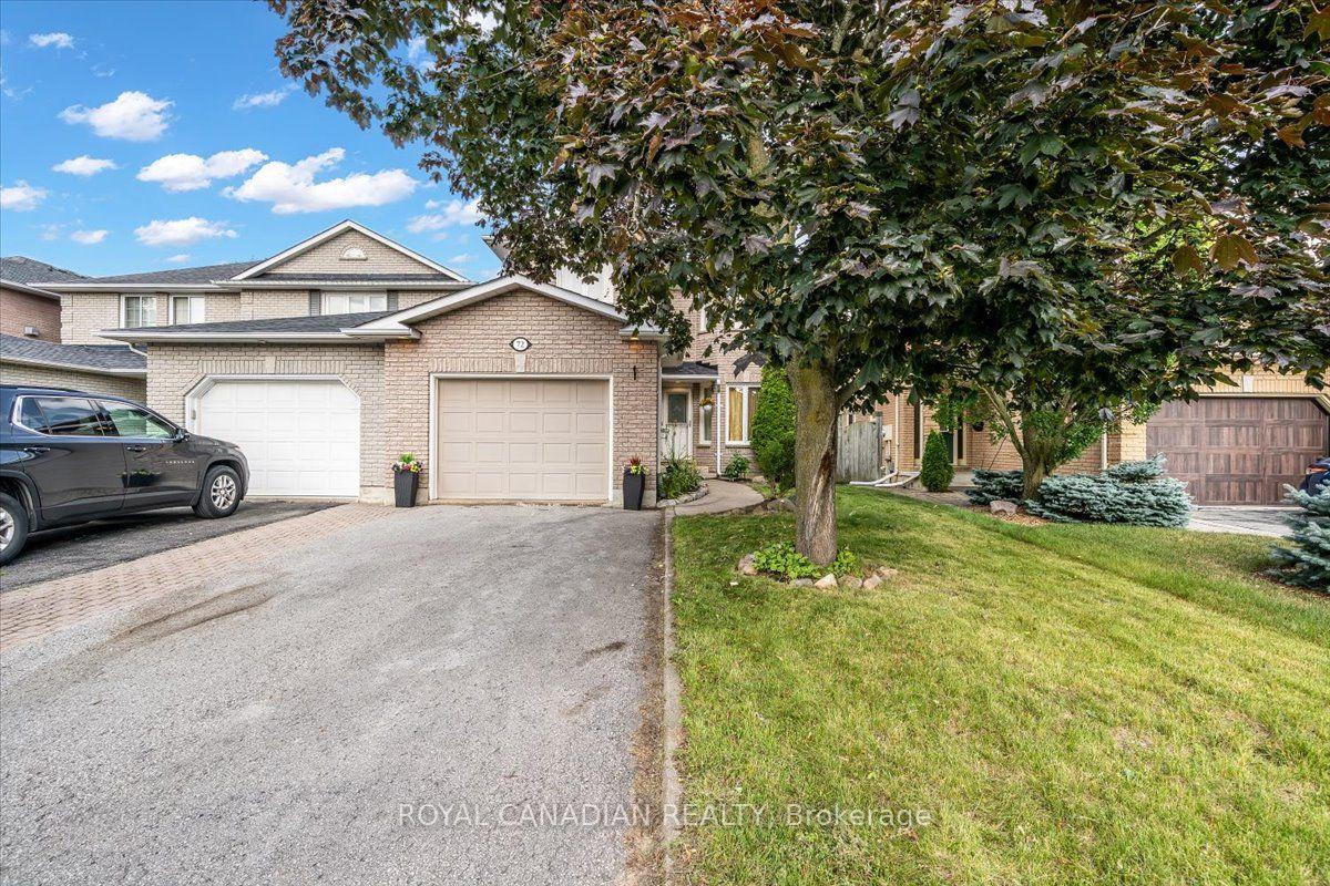 Photo 3 of 72 Short Crescent, Clarington, Courtice — HOMEH