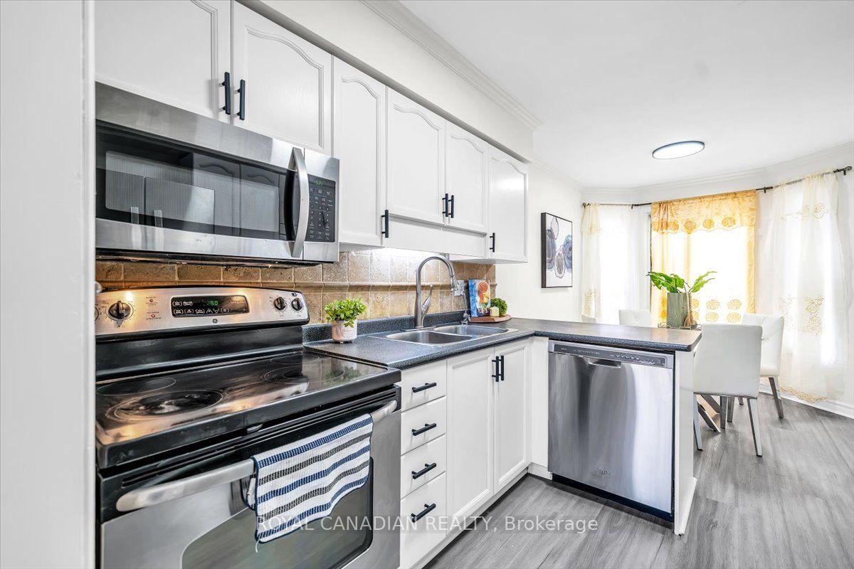 Photo 18 of 72 Short Crescent, Clarington, Courtice — HOMEH