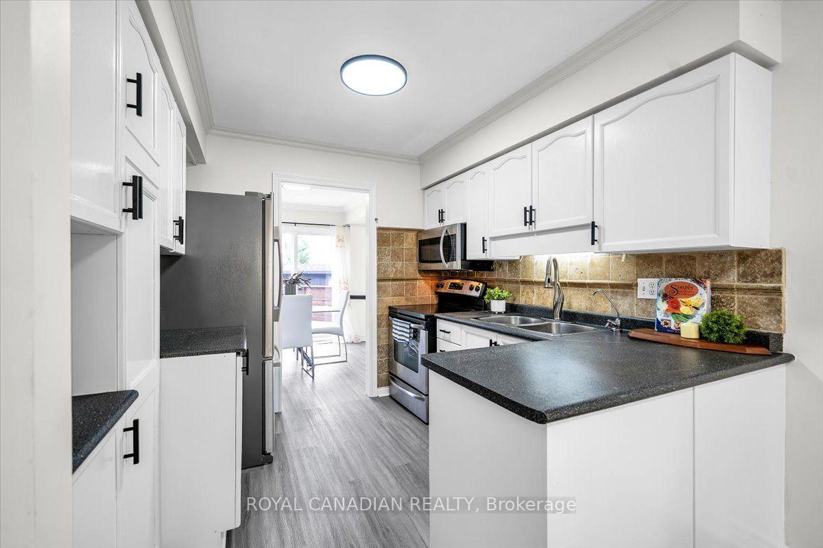 Photo 19 of 72 Short Crescent, Clarington, Courtice — HOMEH