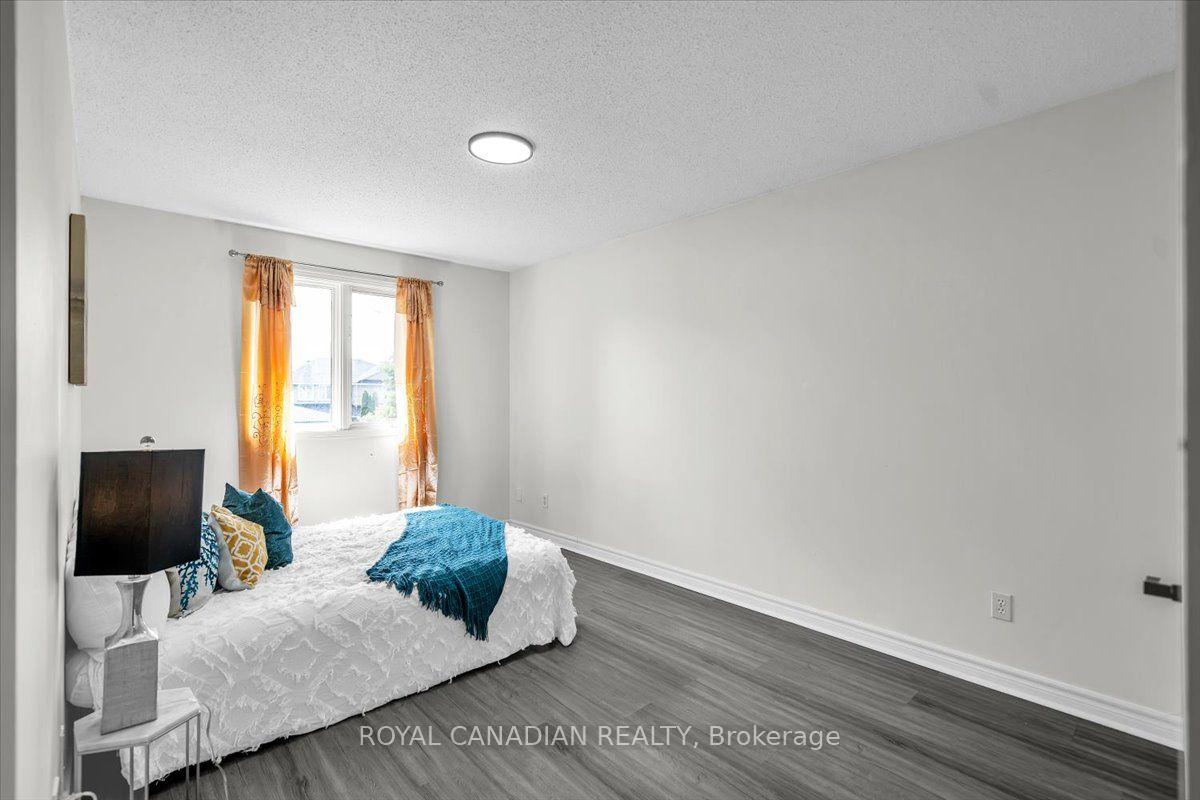 Photo 32 of 72 Short Crescent, Clarington, Courtice — HOMEH