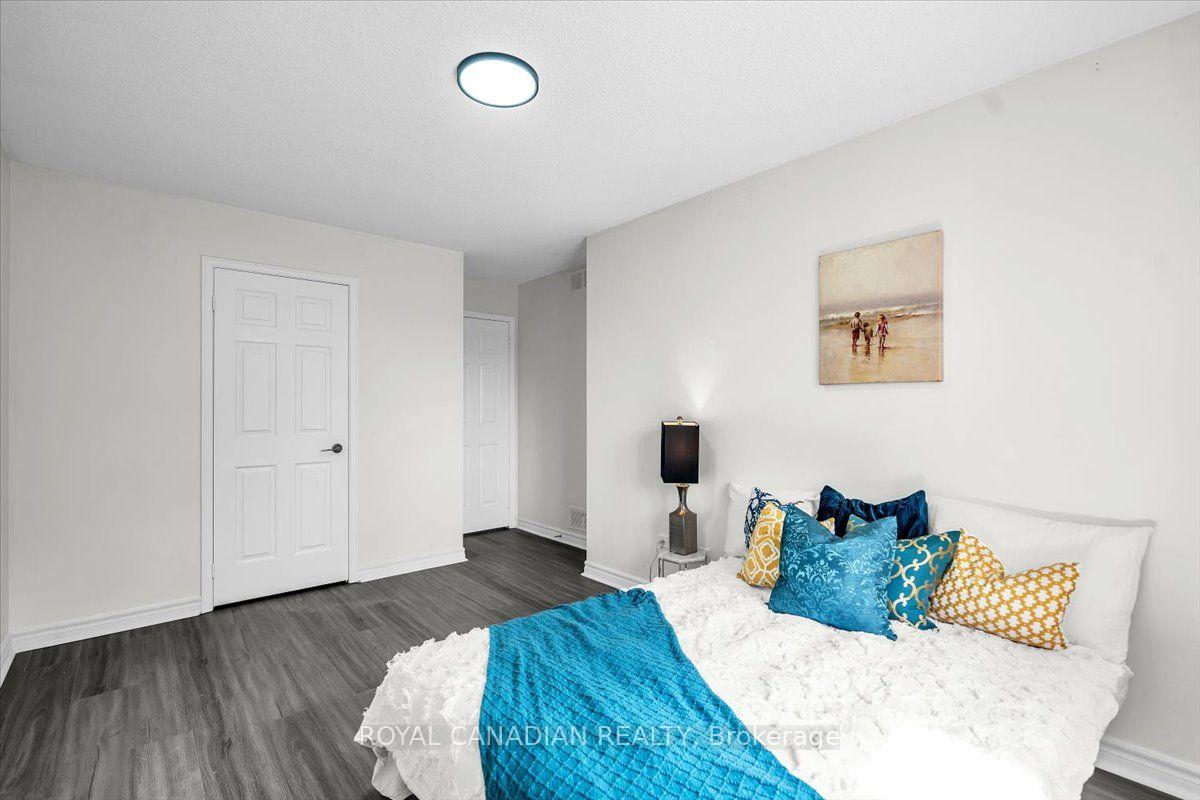 Photo 33 of 72 Short Crescent, Clarington, Courtice — HOMEH