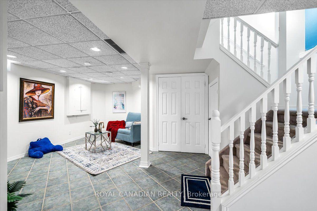 Photo 35 of 72 Short Crescent, Clarington, Courtice — HOMEH