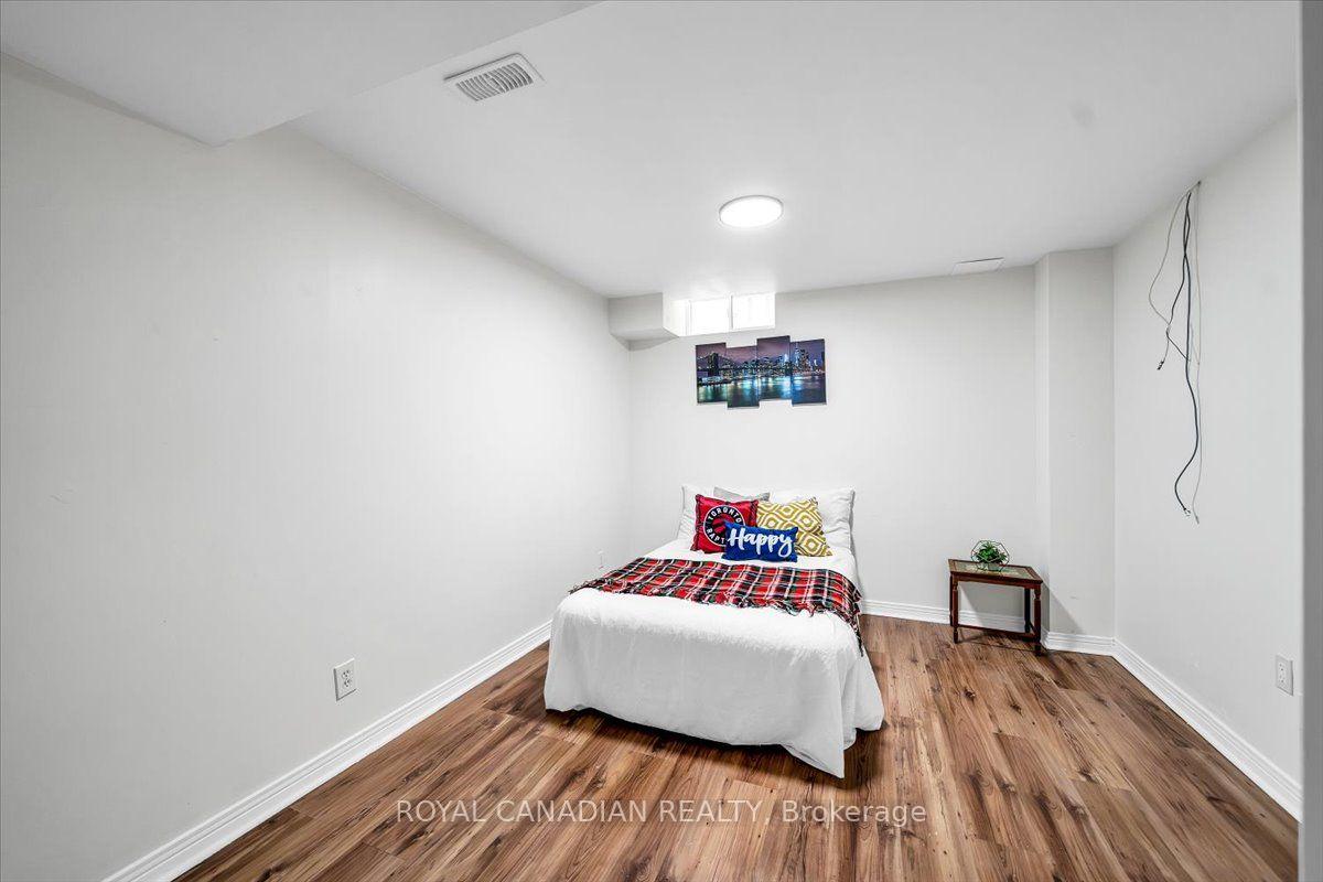 Photo 40 of 72 Short Crescent, Clarington, Courtice — HOMEH