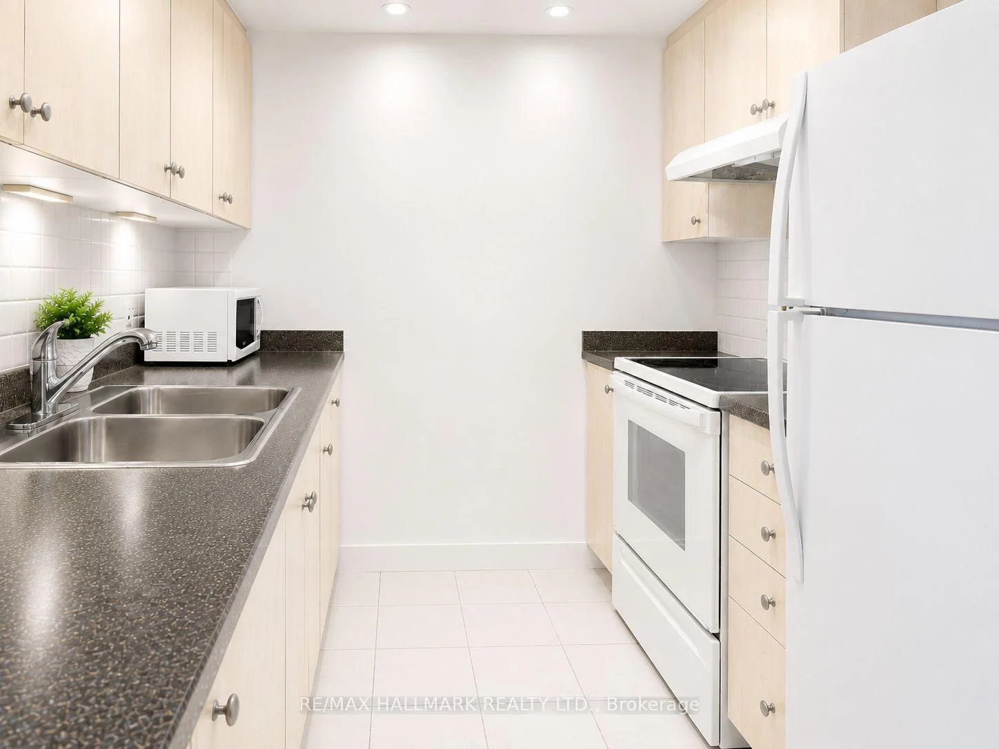 Photo 9 of Unit 0908, 1346 Danforth Road, Scarborough, Eglinton East — HOMEH