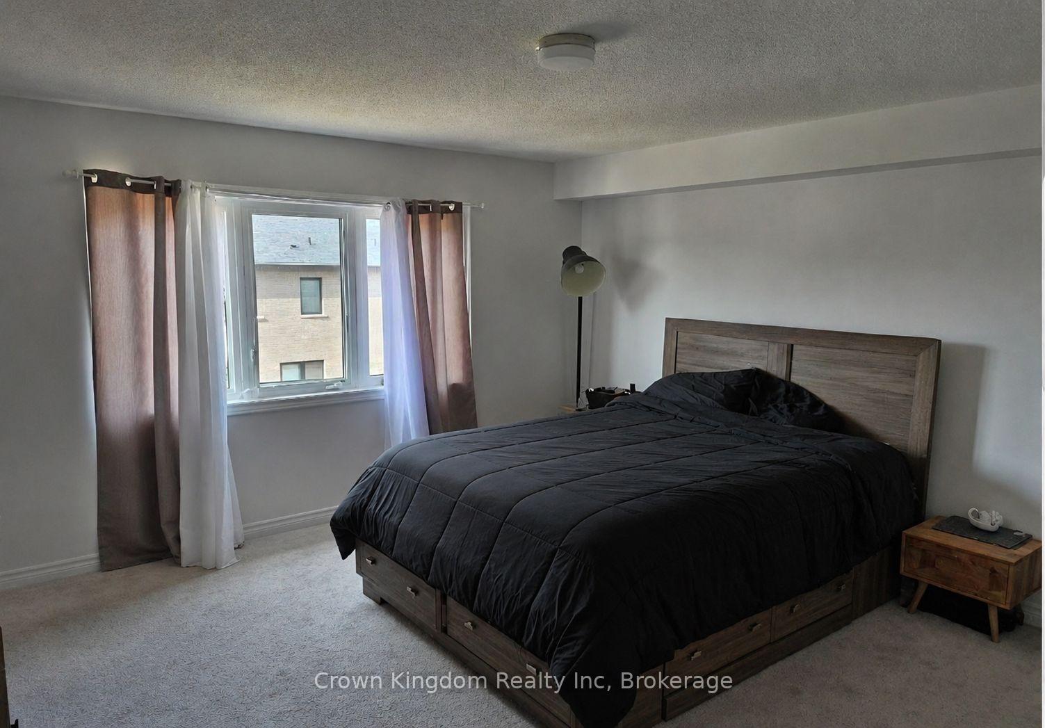 Photo 9 of 2028 Cameron Lott Crescent, Oshawa, Kedron — HOMEH