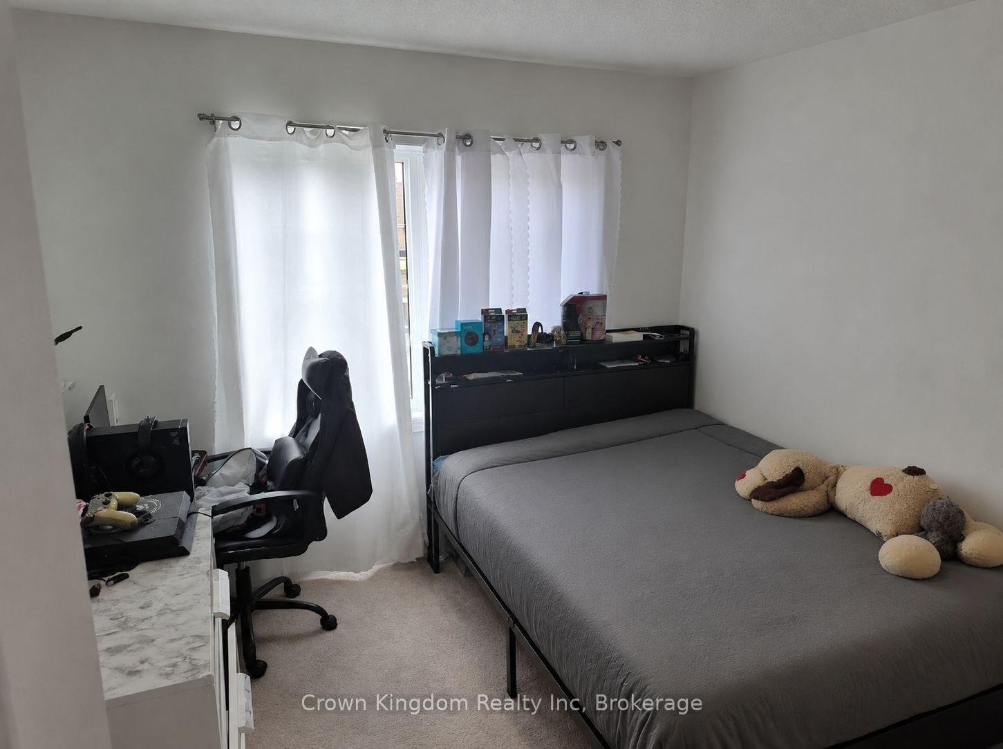 Photo 10 of 2028 Cameron Lott Crescent, Oshawa, Kedron — HOMEH