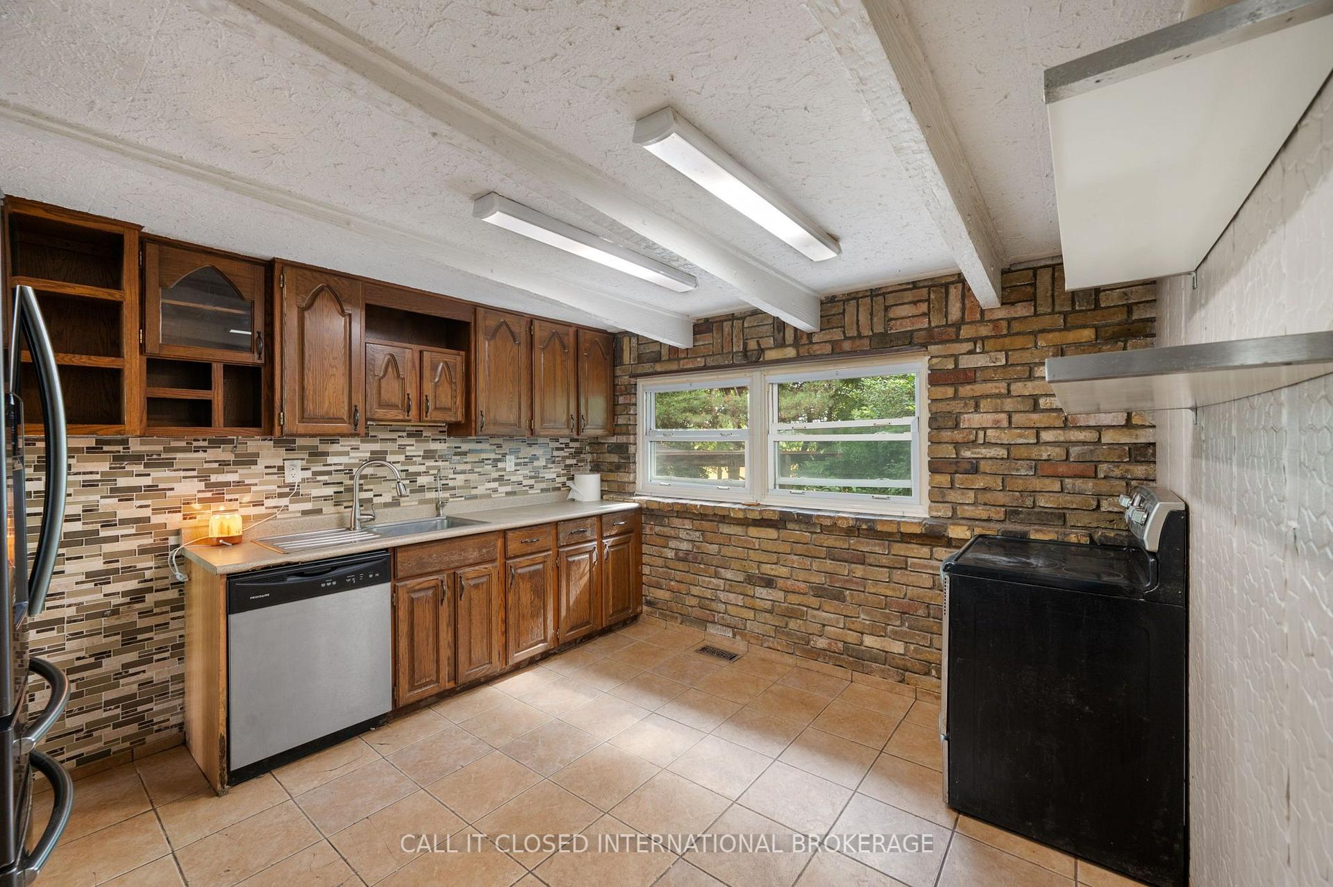Photo 10 of 12056 Wellington Road, Central Elgin, Rural Central Elgin — HOMEH