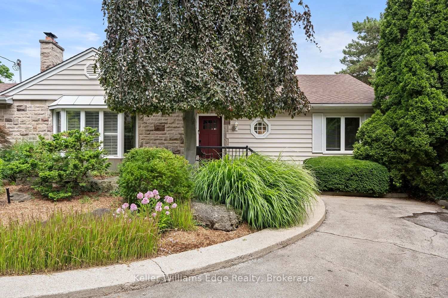 Photo 4 of 2057 Halton Place, Burlington, Brant — HOMEH