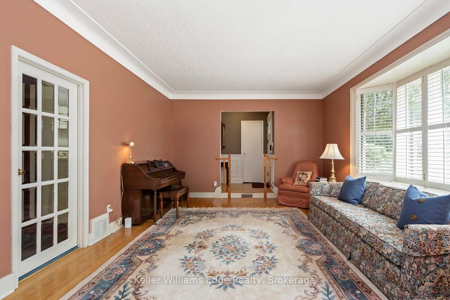 Photo 8 of 2057 Halton Place, Burlington, Brant — HOMEH