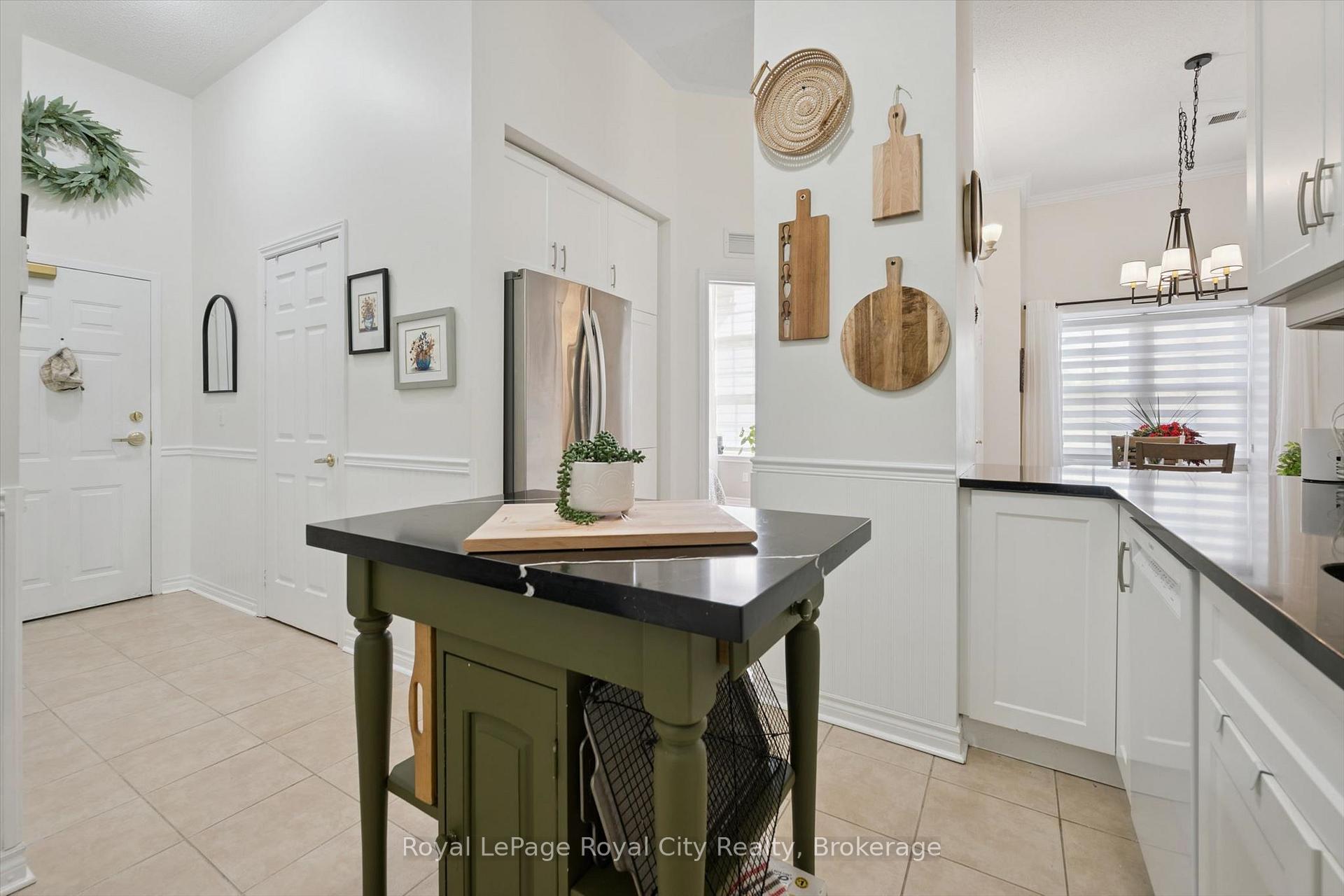 Photo 9 of Unit 101, 478 St Andrew Street E, Centre Wellington, Fergus — HOMEH