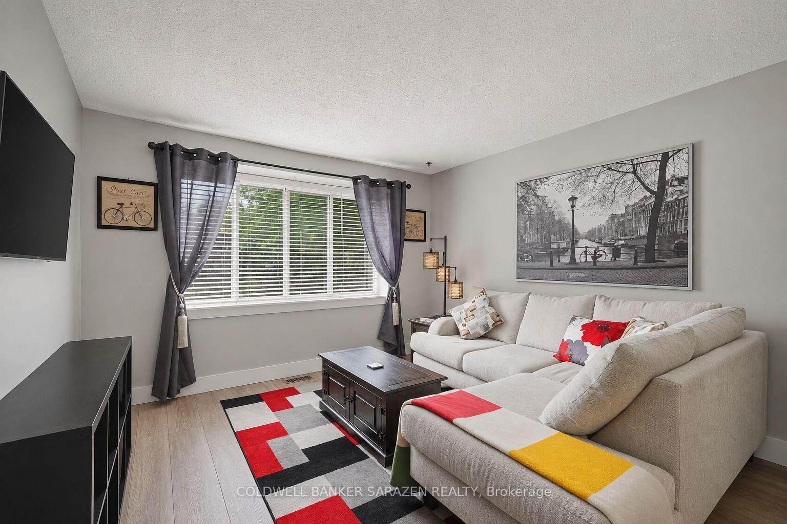 Photo 4 of 34 Downsview Crescent, Ottawa, Tanglewood — HOMEH