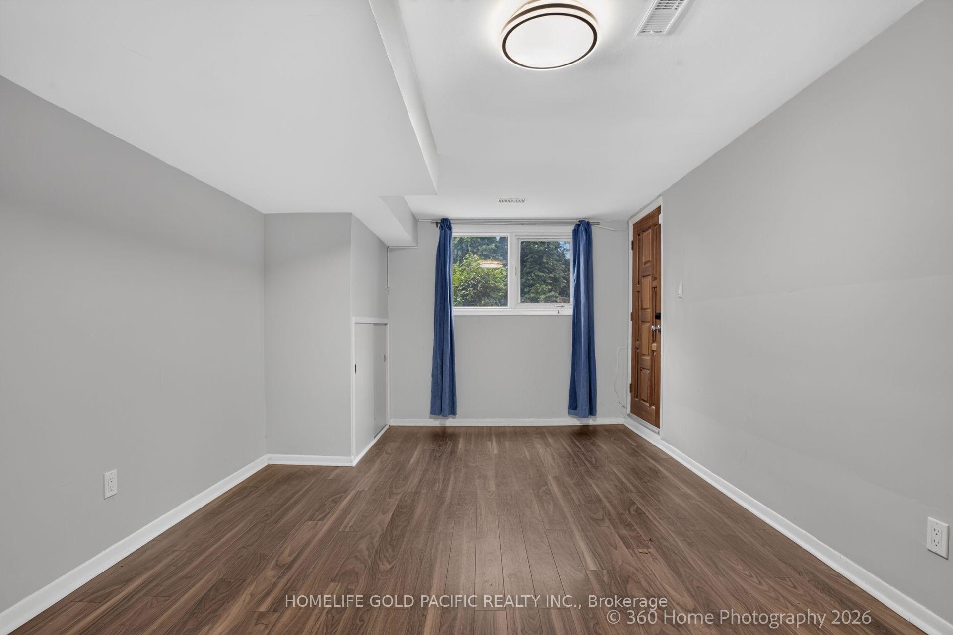 Photo 3 of 25 Houston Crescent, North York, Don Valley Village — HOMEH