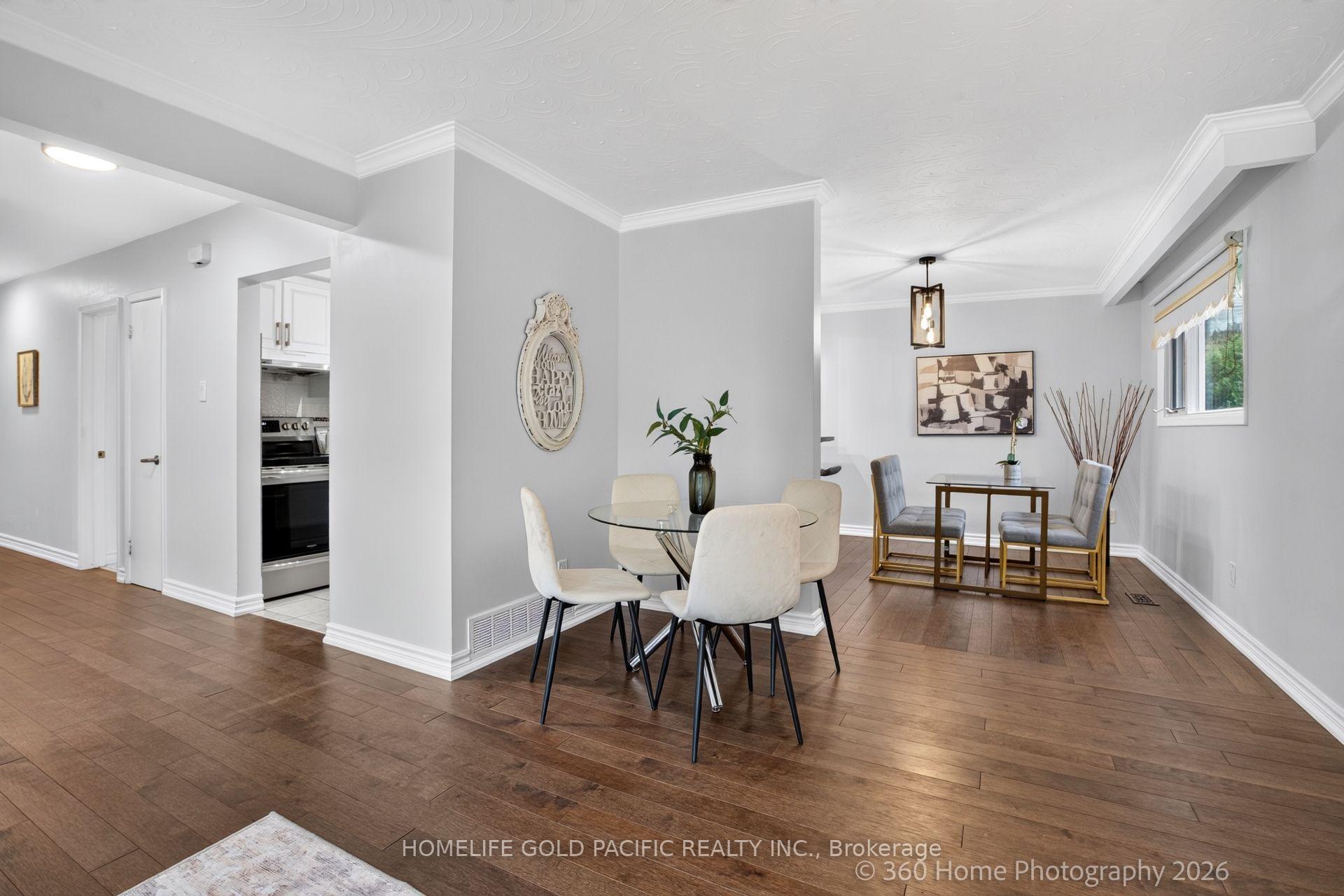 Photo 14 of 25 Houston Crescent, North York, Don Valley Village — HOMEH