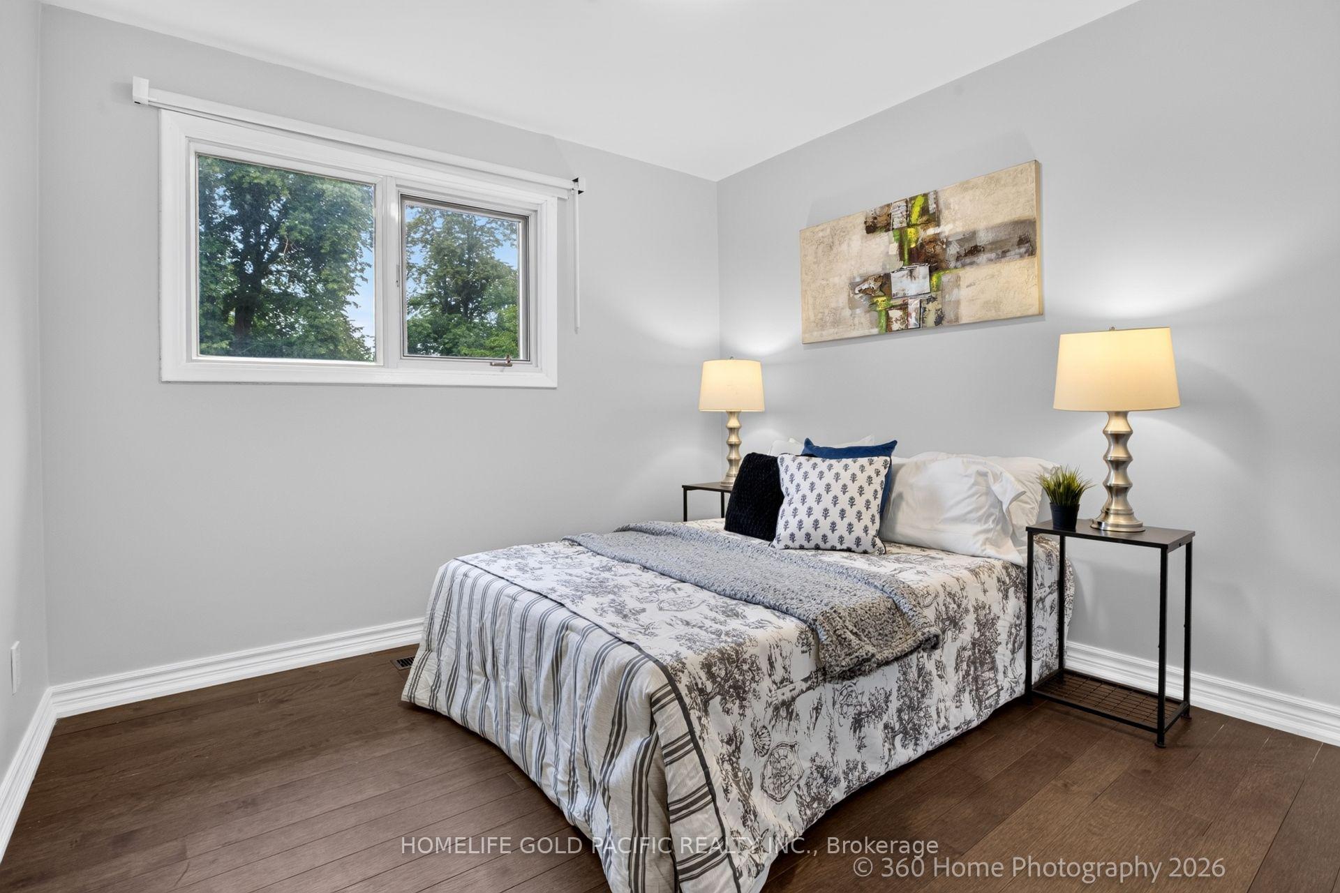 Photo 22 of 25 Houston Crescent, North York, Don Valley Village — HOMEH