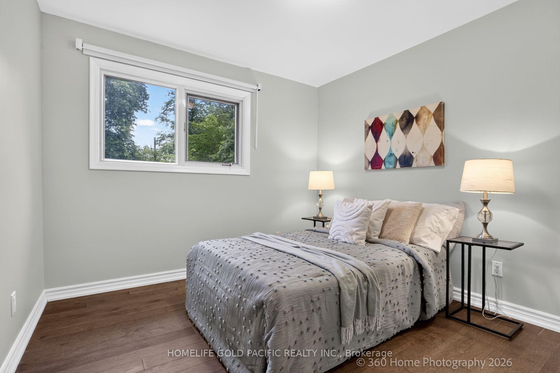 Photo 23 of 25 Houston Crescent, North York, Don Valley Village — HOMEH