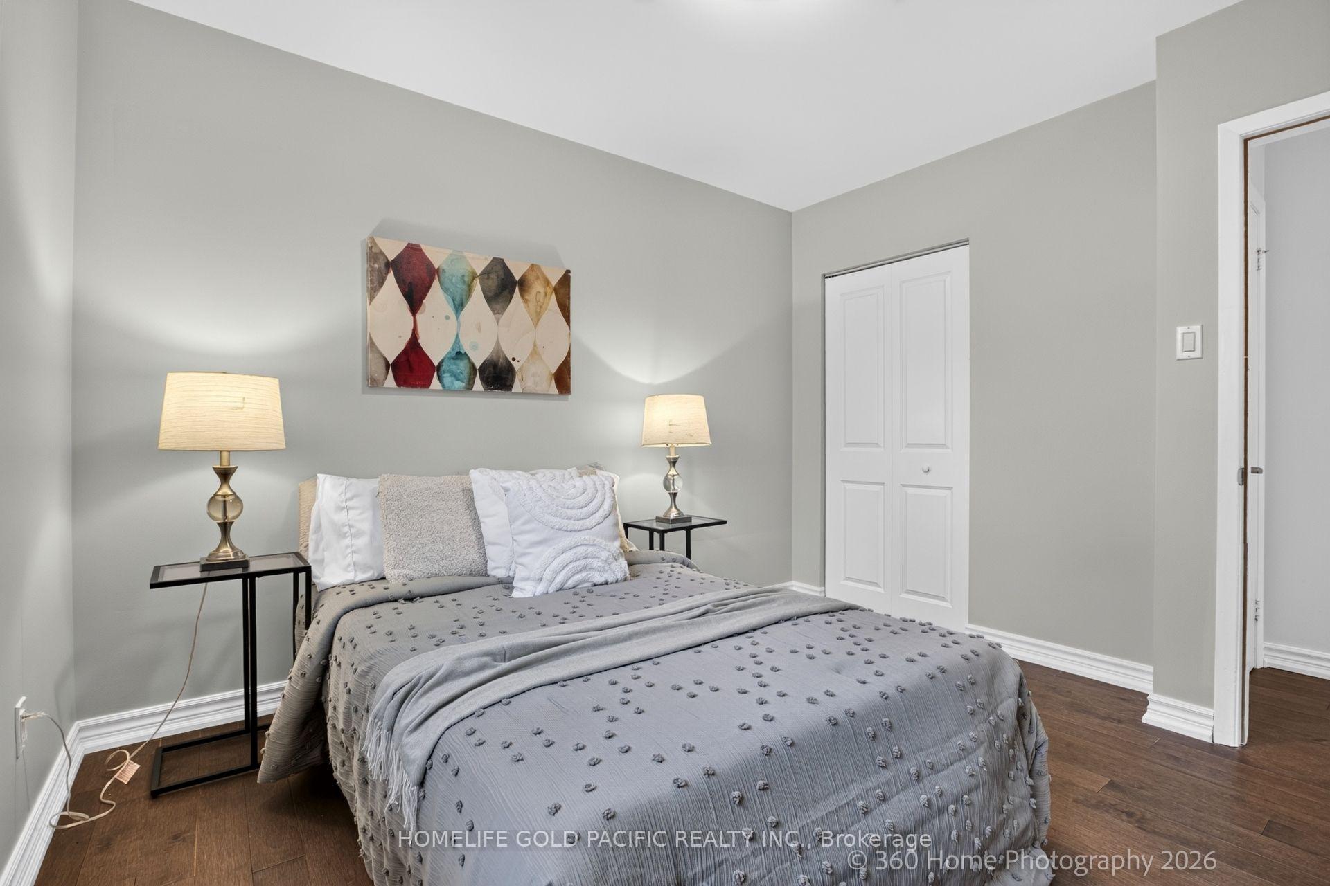 Photo 24 of 25 Houston Crescent, North York, Don Valley Village — HOMEH