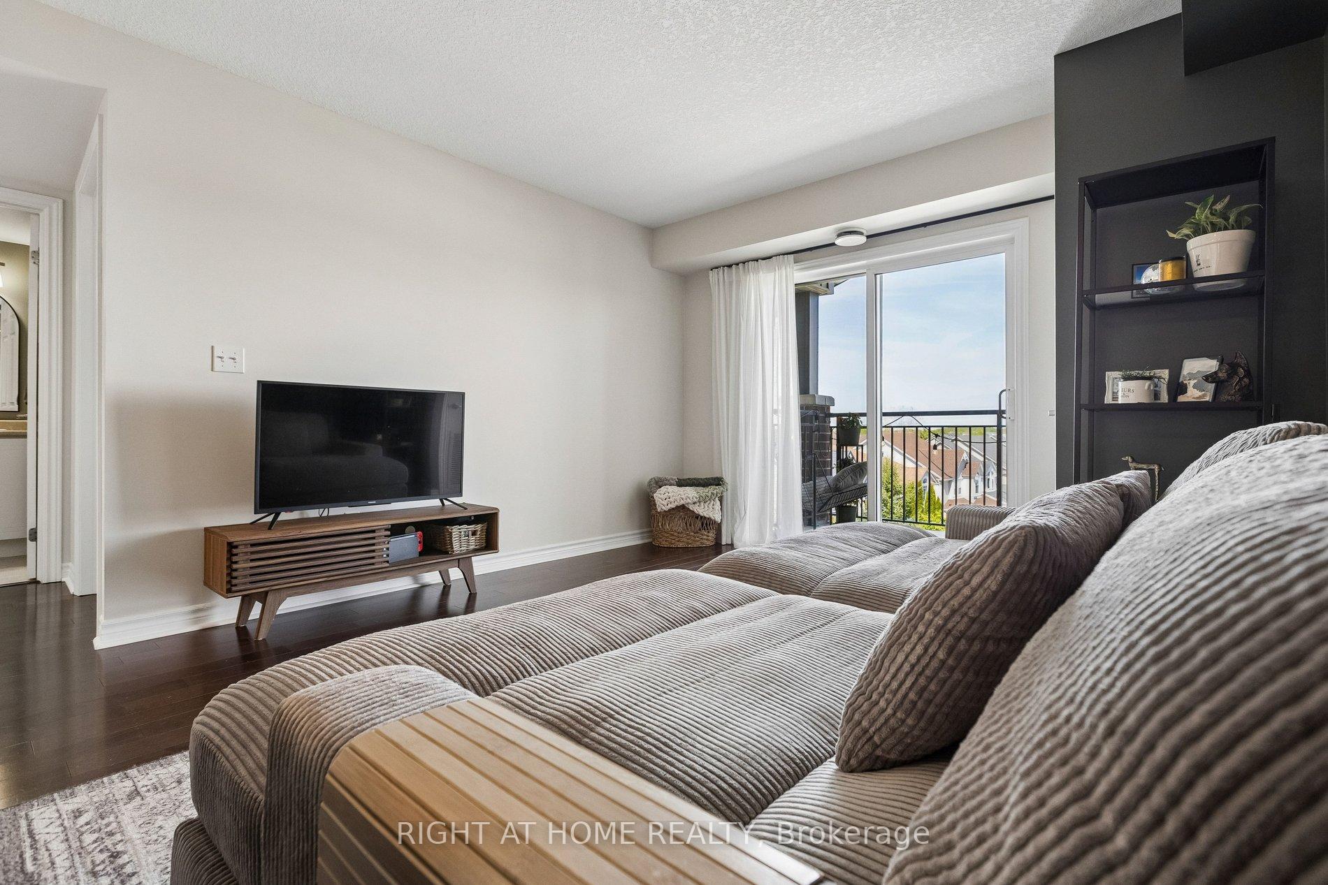 Photo 5 of Unit 404, 37 Goodwin Drive, Guelph, Pineridge/Westminster Woods — HOMEH